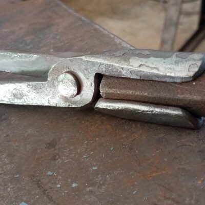 Blacksmith V-Bit Tongs